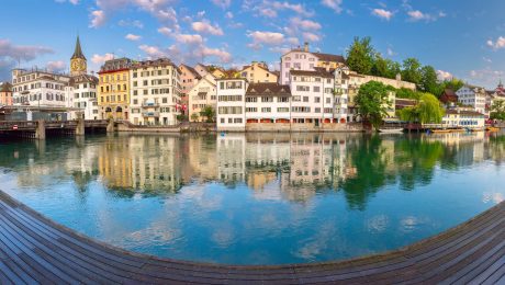 Panoramic view of Zurich old town on the Limmat river, Switzerland Zürih eski şehir ve Limmat Nehri, İsviçre
